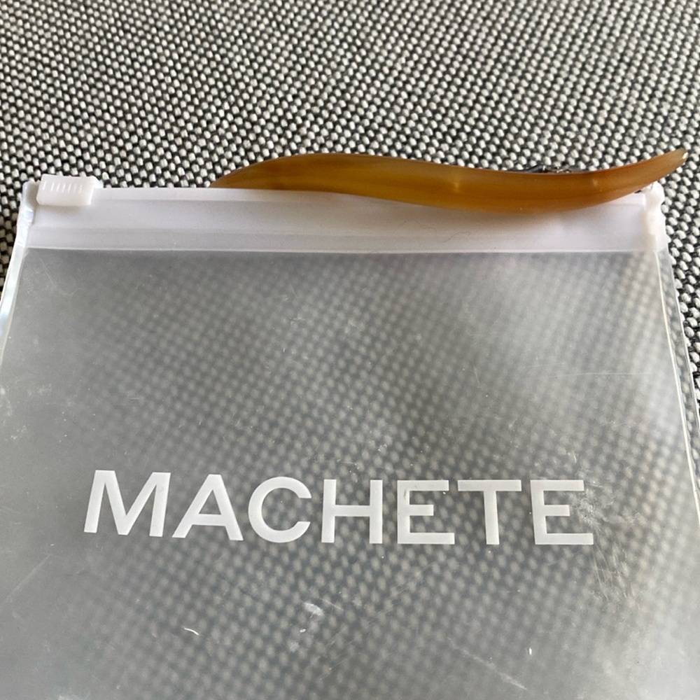Machete Wavy Clip in Cognac